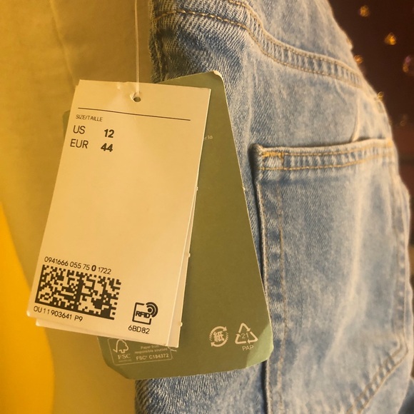 H&M mom jeans. Size 12 . NWT - Picture 8 of 9